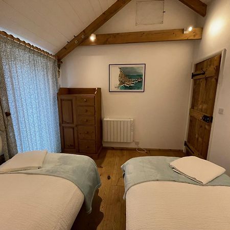 Trengothal Barn Apartment Porthcurno Bagian luar foto