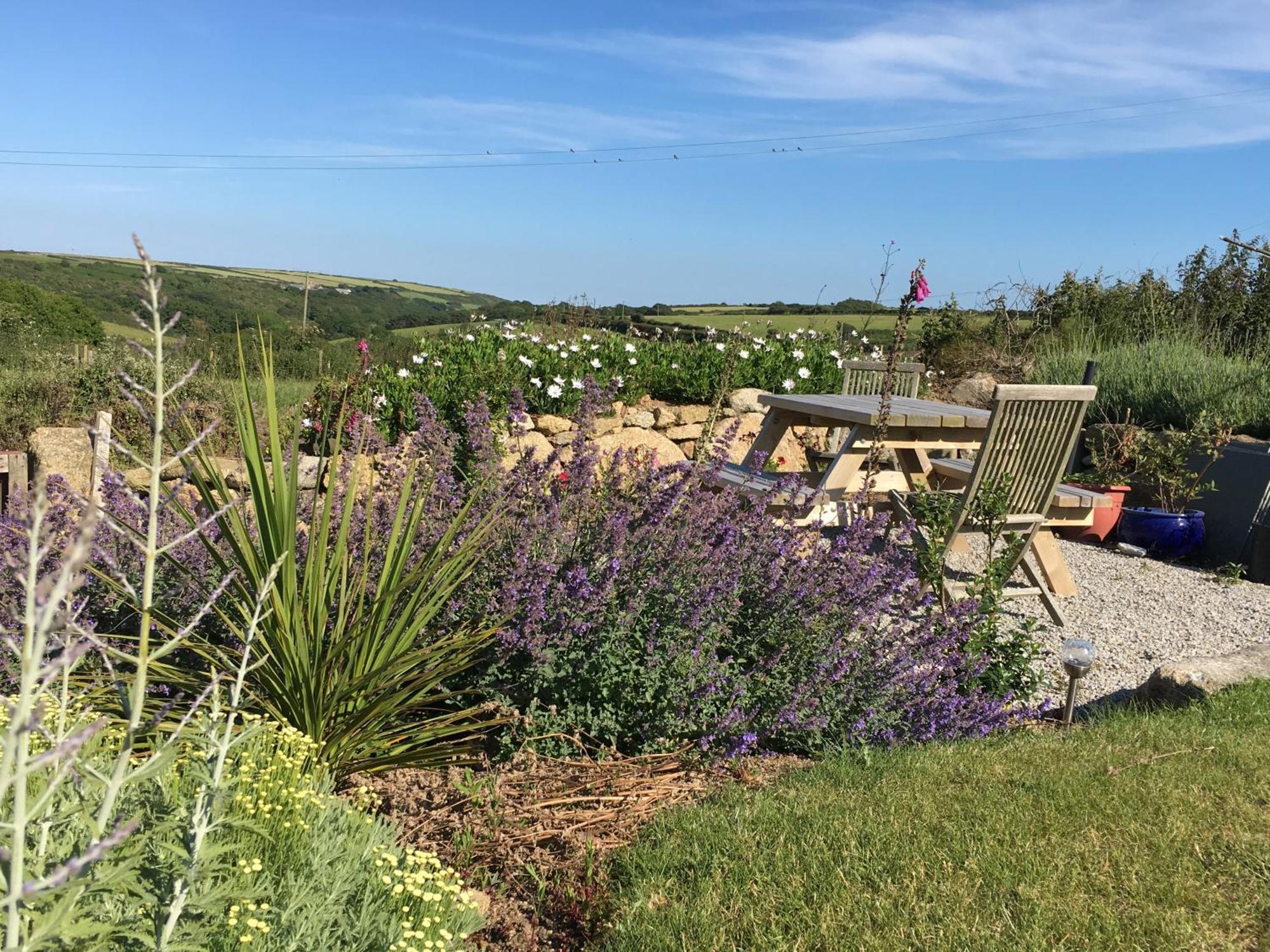 Trengothal Barn Apartment Porthcurno Bagian luar foto