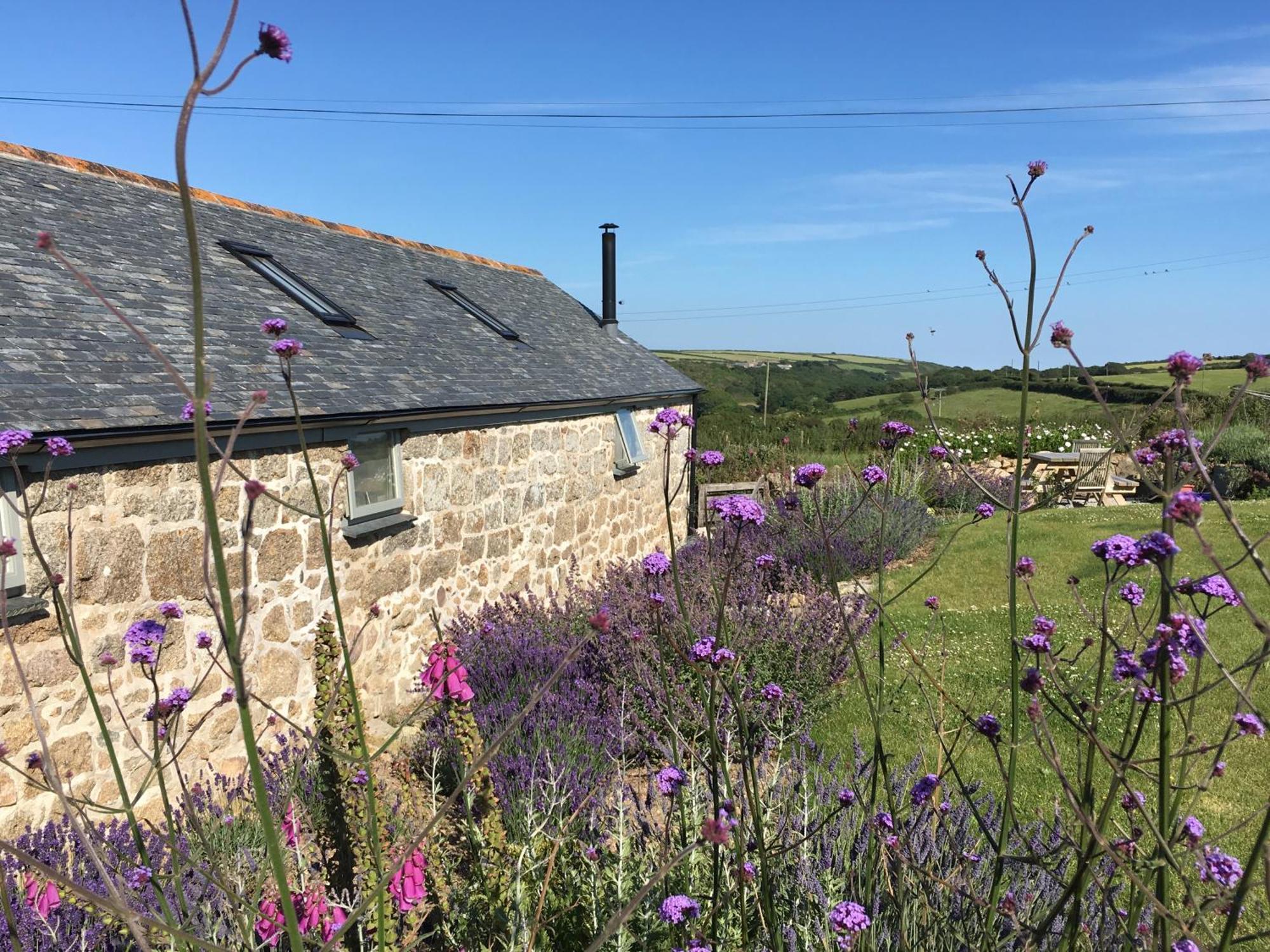 Trengothal Barn Apartment Porthcurno Bagian luar foto