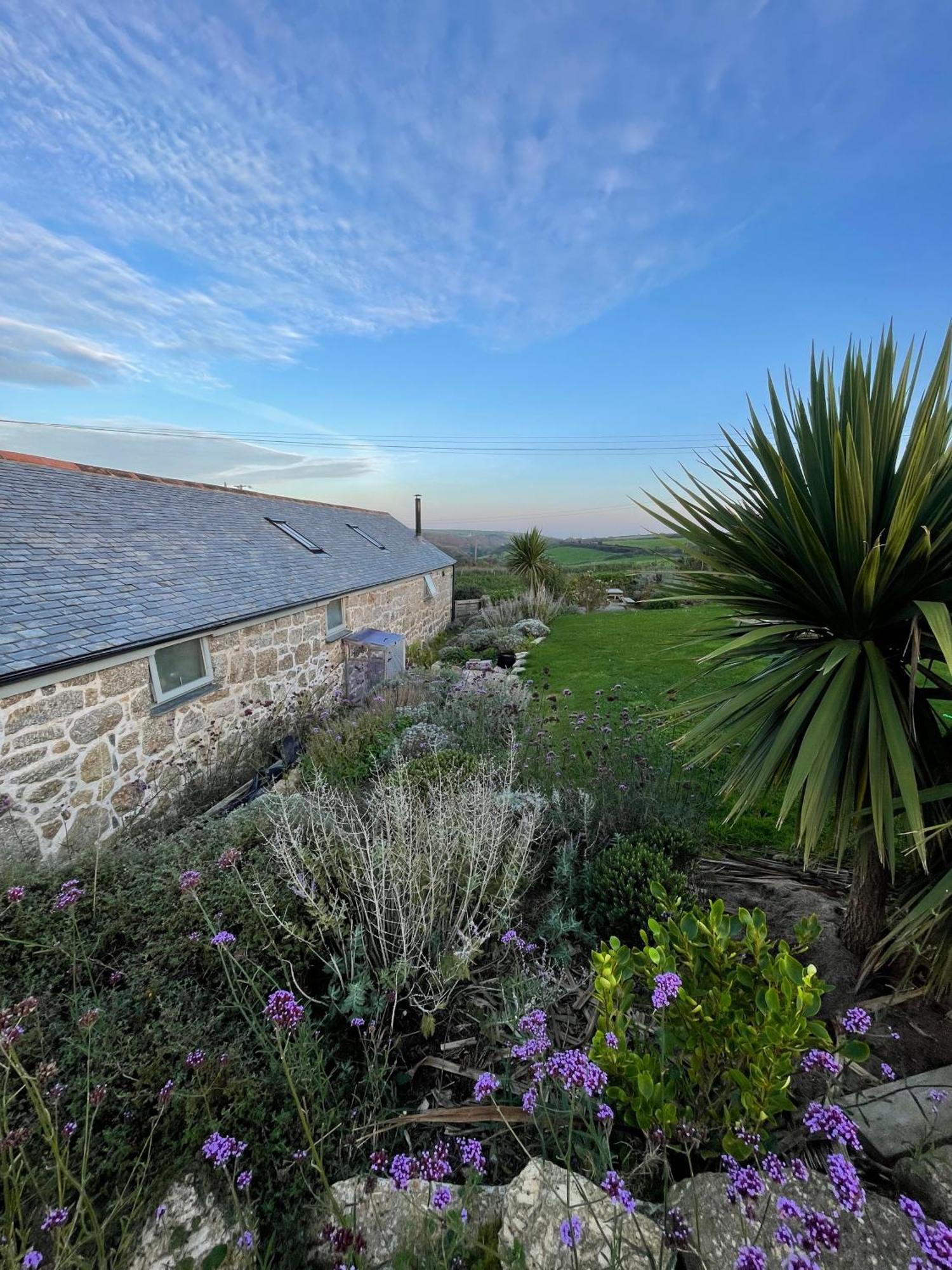 Trengothal Barn Apartment Porthcurno Bagian luar foto