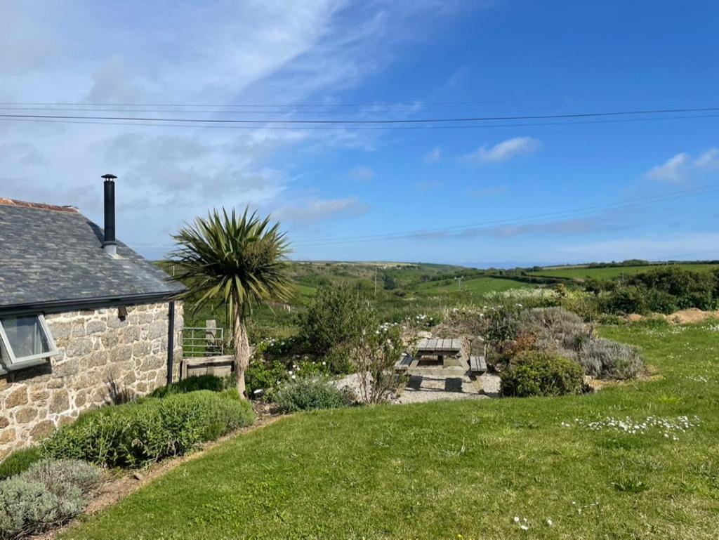 Trengothal Barn Apartment Porthcurno Bagian luar foto