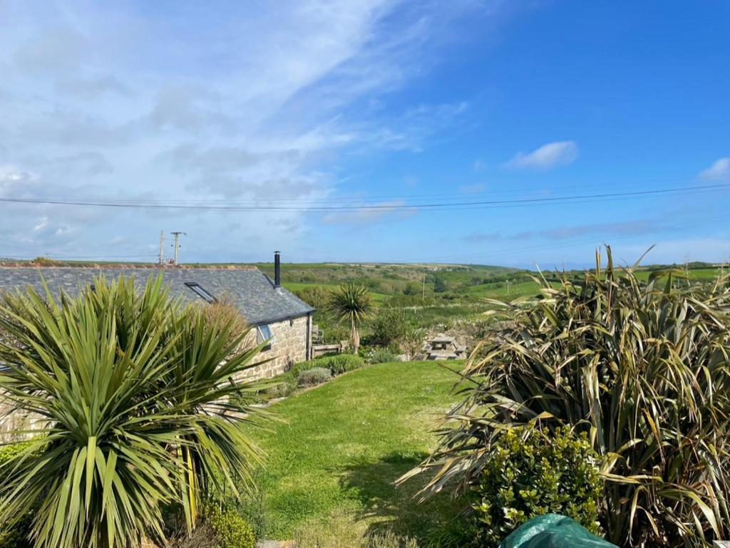 Trengothal Barn Apartment Porthcurno Bagian luar foto