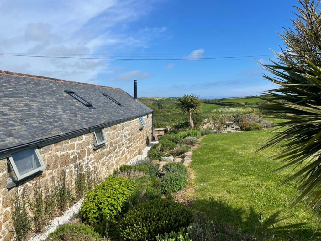 Trengothal Barn Apartment Porthcurno Bagian luar foto