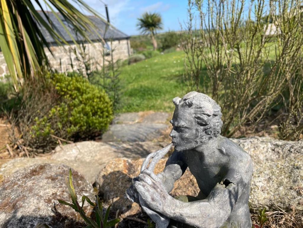 Trengothal Barn Apartment Porthcurno Bagian luar foto