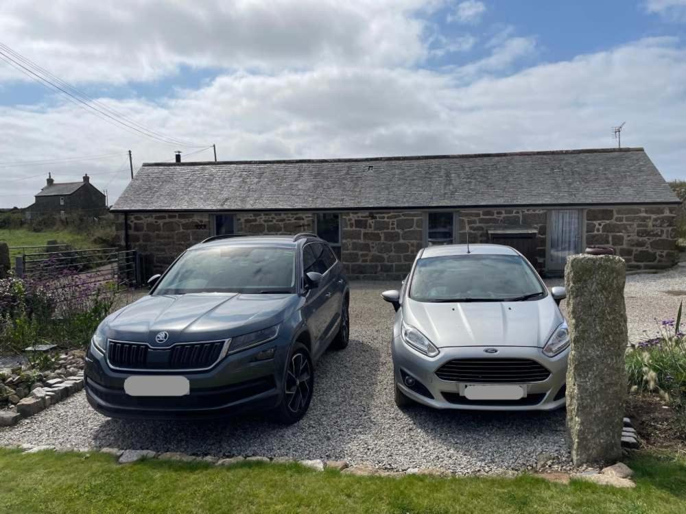 Trengothal Barn Apartment Porthcurno Bagian luar foto